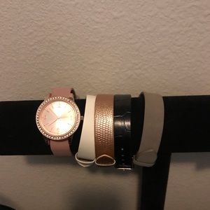 Women’s watch with different bands
